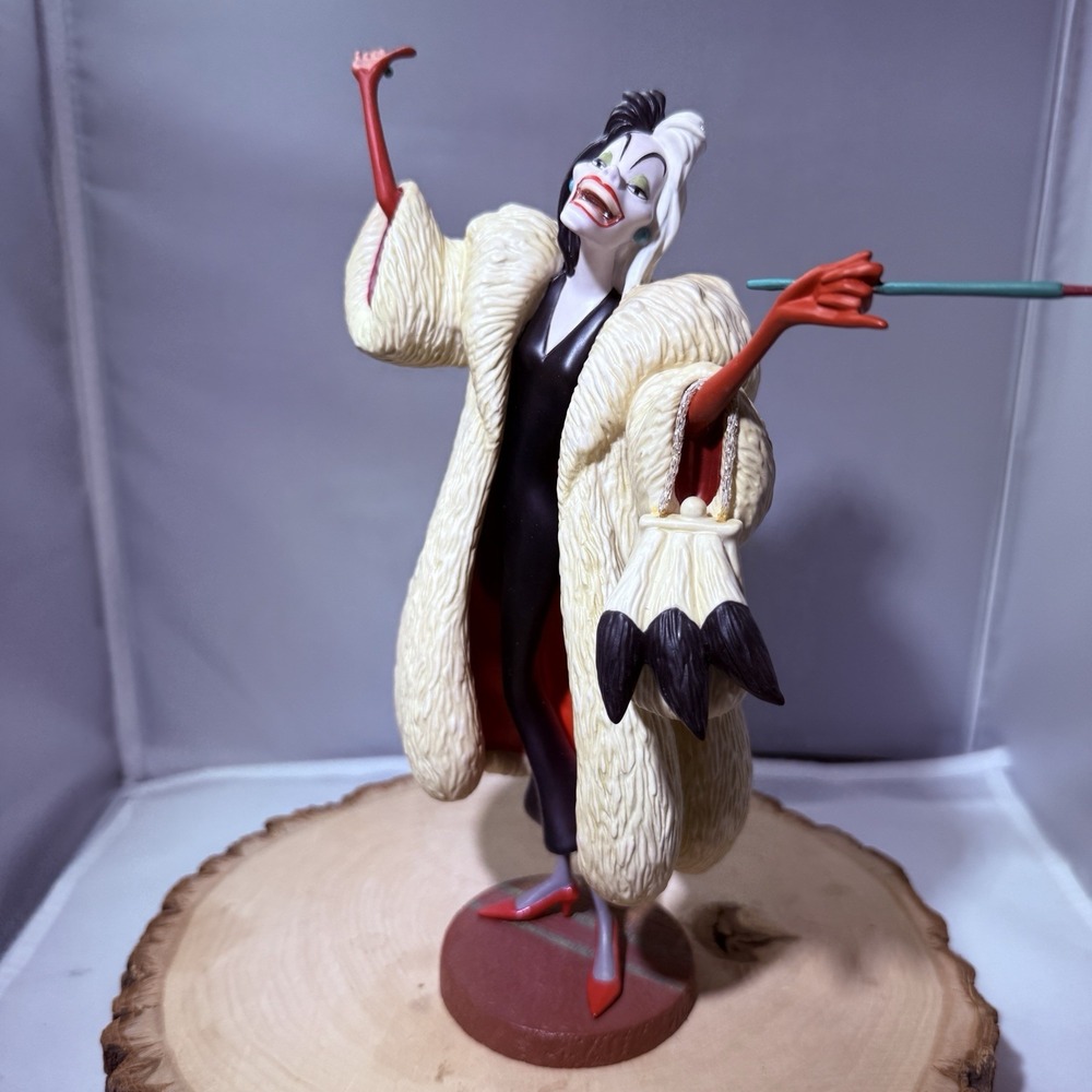 WDCC - 101 Dalmatians - Cruella De Vil "Anita Daahling" Figurine Box & COA EUC